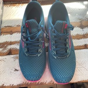 Brooks levitate 5 size 10